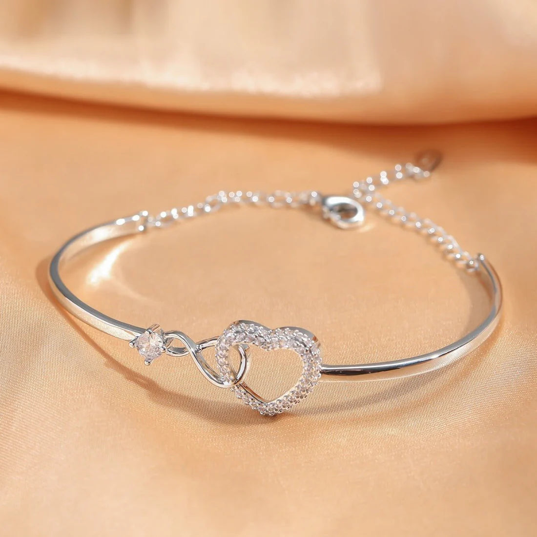Chic Hollow Heart Shape Chain Bracelet – Timeless Women’s Jewelry