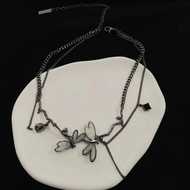 Luxury Black Dragonfly Necklace – Chic Clavicle Chain Jewelry for Women