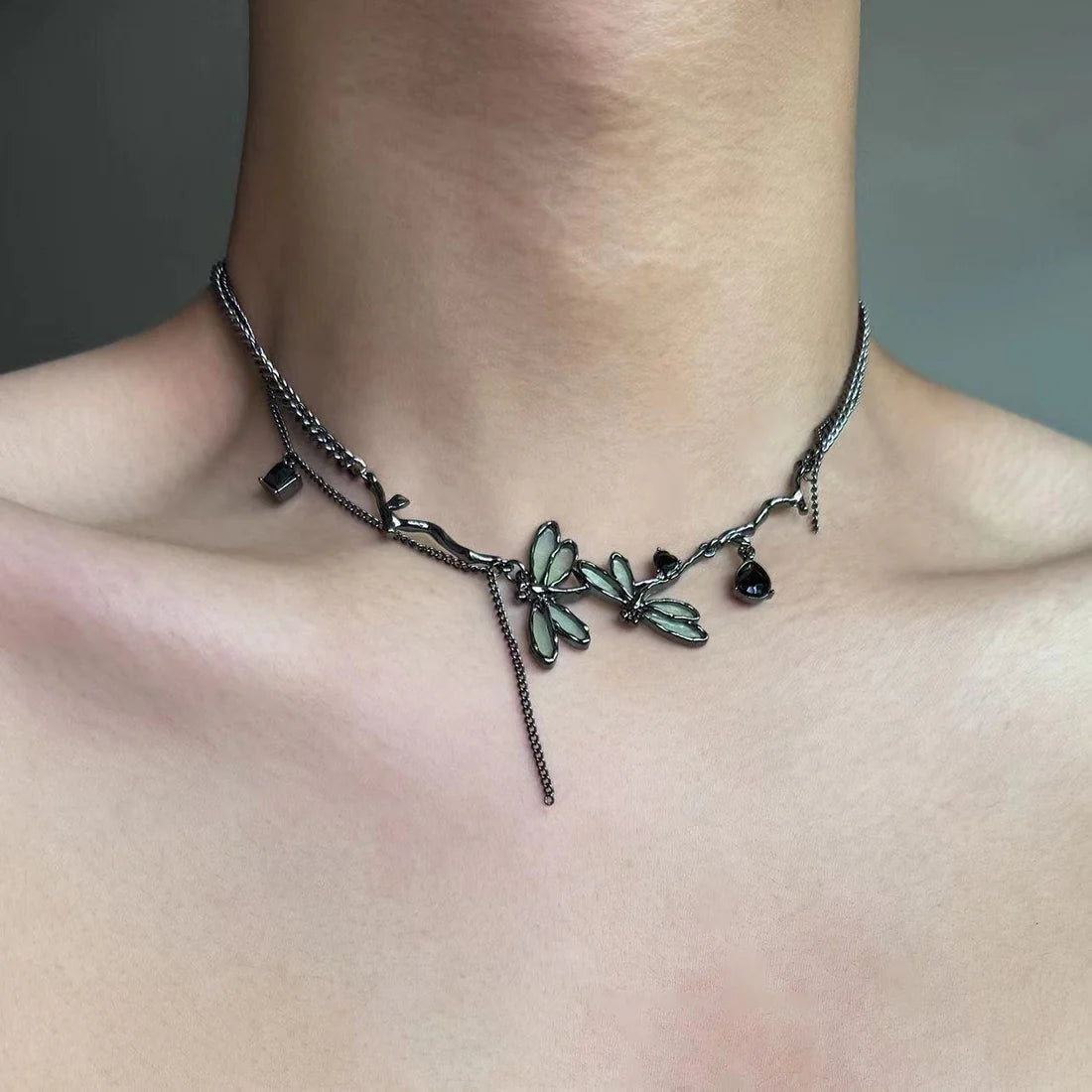 Luxury Black Dragonfly Necklace – Chic Clavicle Chain Jewelry for Women