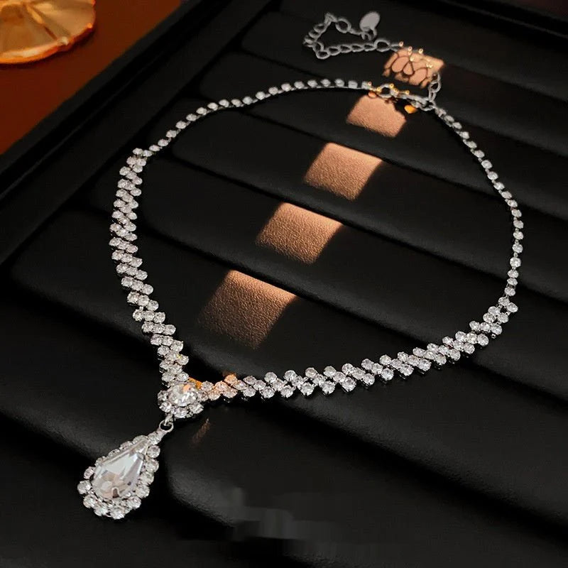 Luxury Zircon Water Drop Pendant – Stylish Statement Necklace for Women