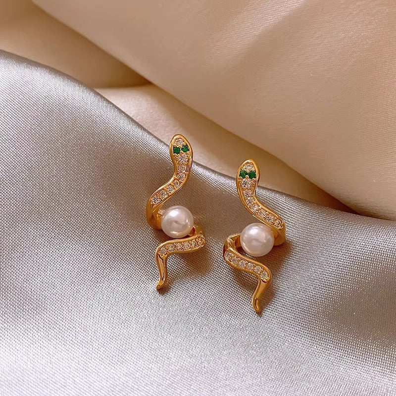 Luxury Zircon Rhinestone Snake Earrings – Elegant Women’s Stud Jewelry