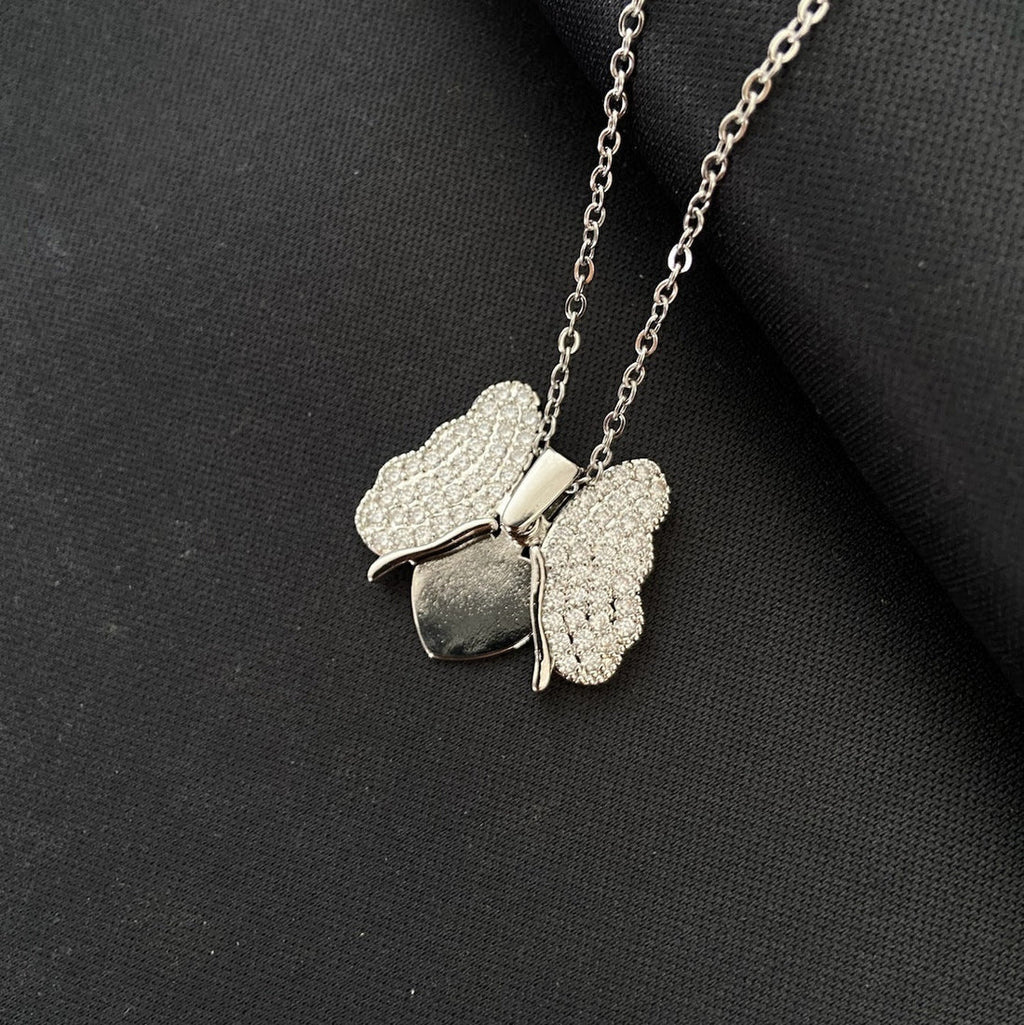 Elegant Butterfly Pendant Necklace – Women’s Titanium Steel Clavicle Chain