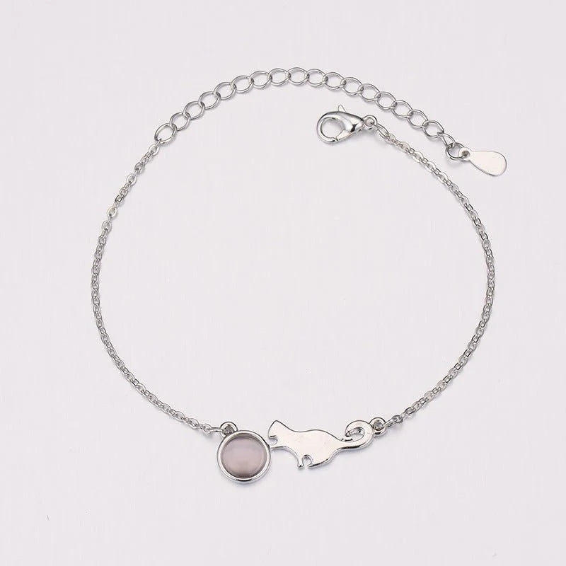 Chic Cat Charm Bangle – Fashion Silver Bracelet for Ladies