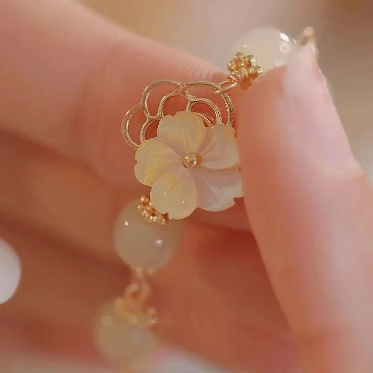 Elegant Hetian Jade Bracelet for Women – Timeless Luxury Stone Jewelry