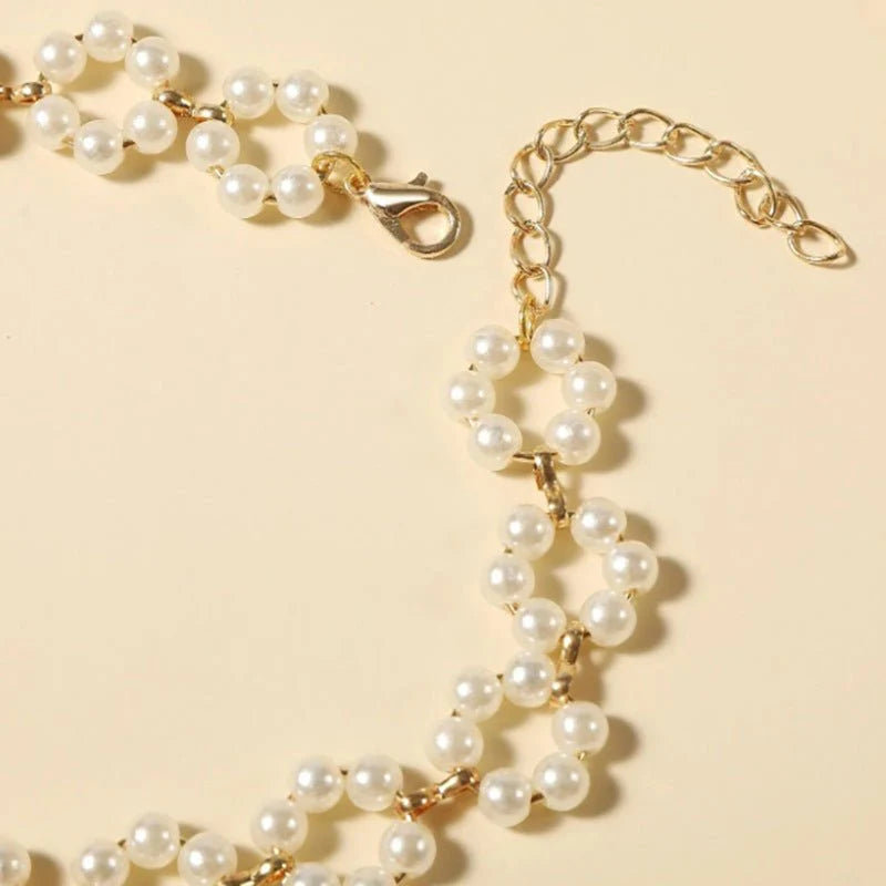 Luxury Pearl Flower Necklace – Stylish Vintage-Inspired Pendant