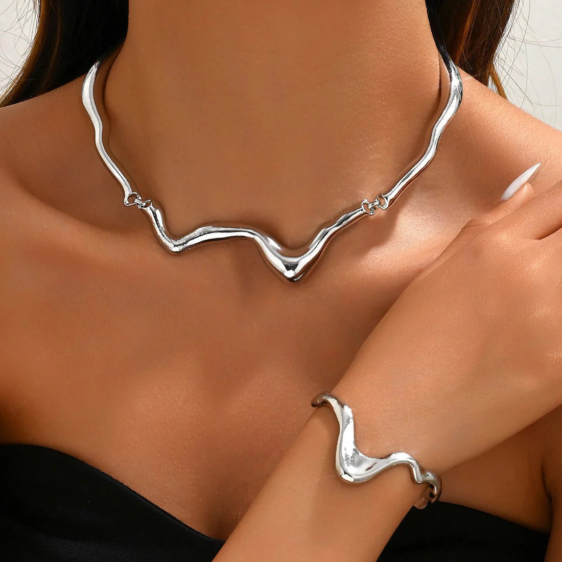 Fashion Twisted Lava Metal Collar Necklace – Unique Statement Piece
