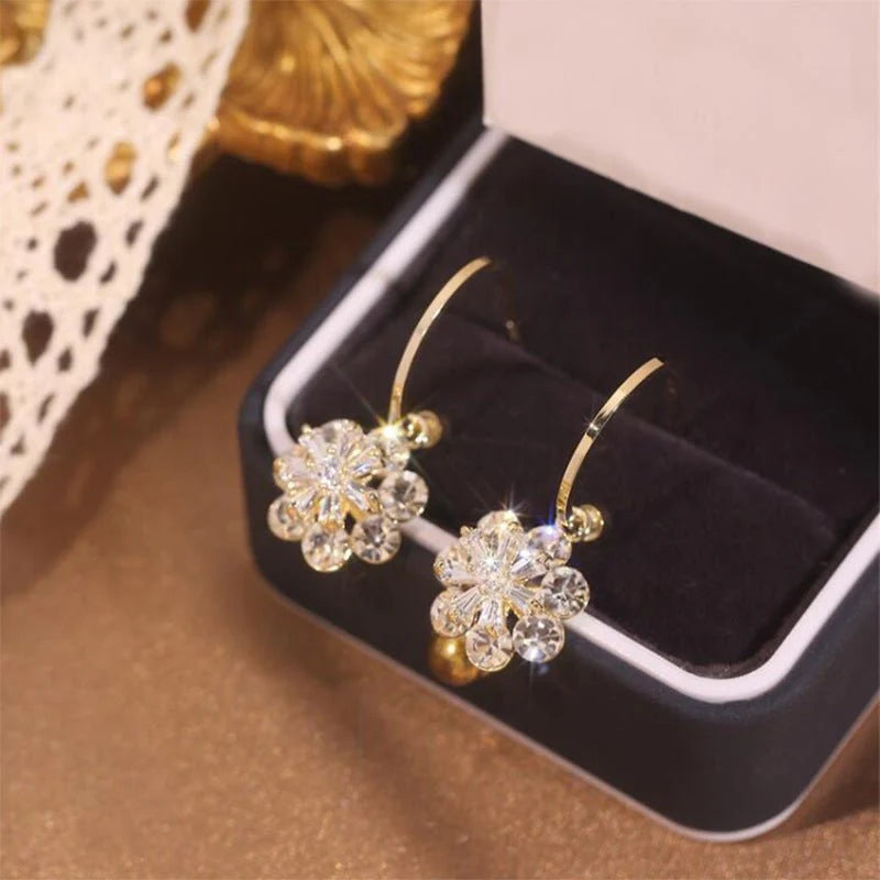 Fashionable Sweet Flower Earrings for Women – Lightweight & Stylish