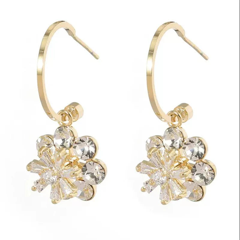Fashionable Sweet Flower Earrings for Women – Lightweight & Stylish