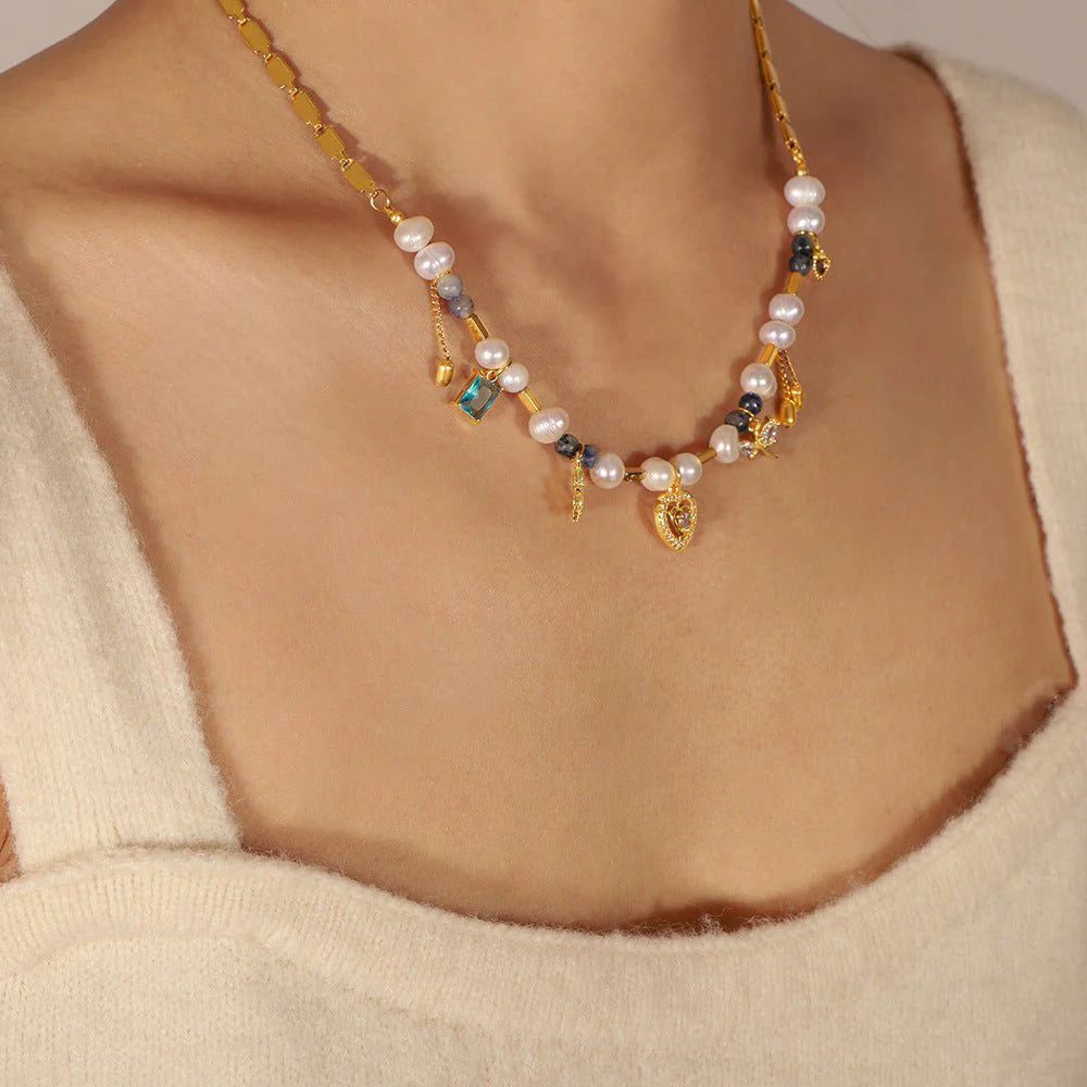 Charming Freshwater Pearl Necklace with Natural Stones & Gold Details – Luxury Vintage Jewelry Piece