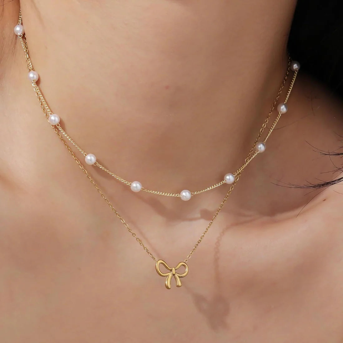 Two-Layer Bow & Pearl Necklace – Simple yet Luxurious Women’s Jewelry