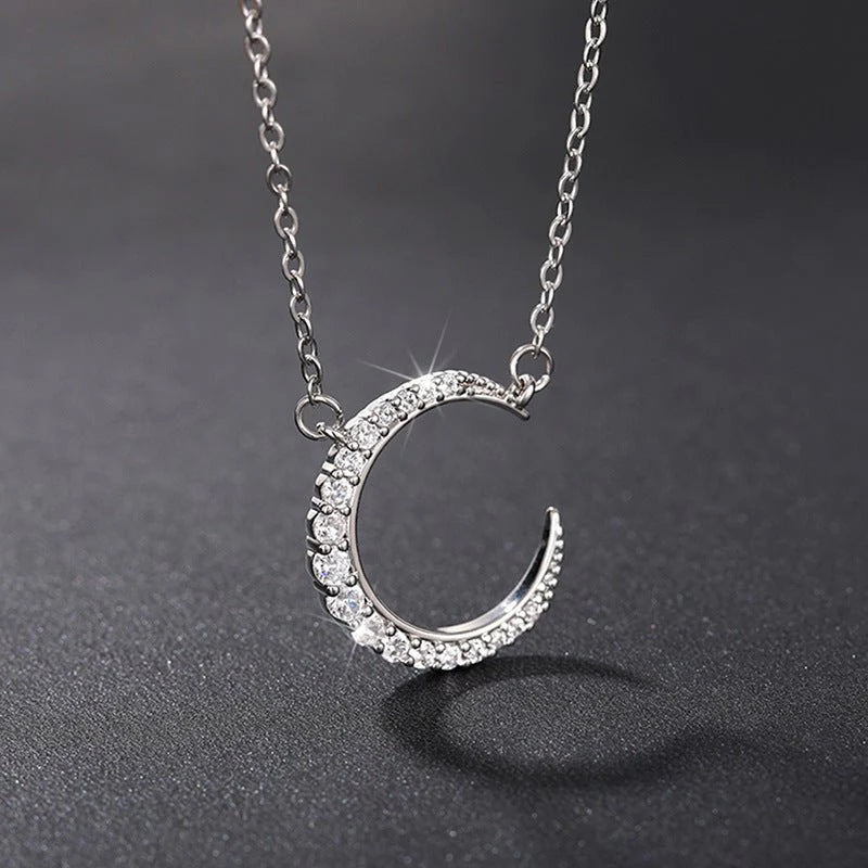 Sparkling Crescent Moon Necklace – Elegant Silver Zircon Pendant for Women