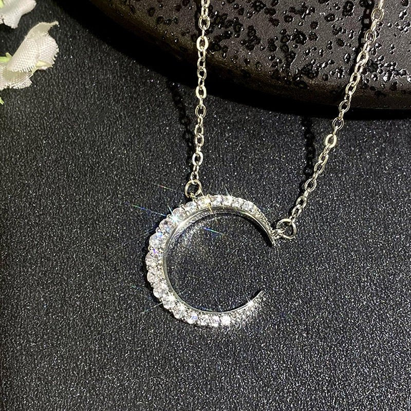 Sparkling Crescent Moon Necklace – Elegant Silver Zircon Pendant for Women